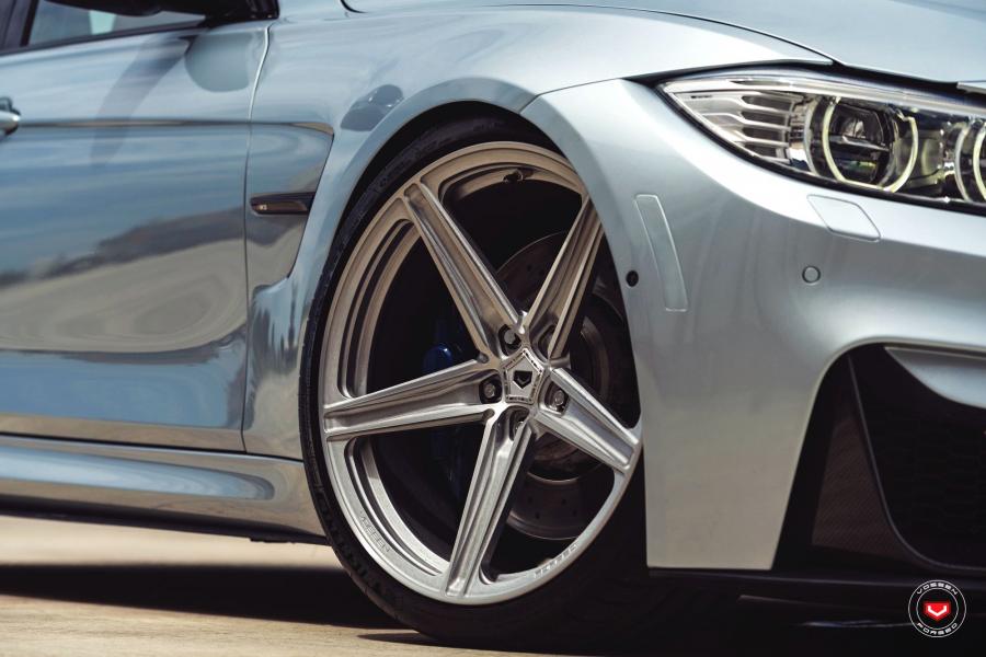Детали экстерьера BMW M3 Sedan on Vossen Wheels (M-X5) 2019 года  (фото 10 из 18)